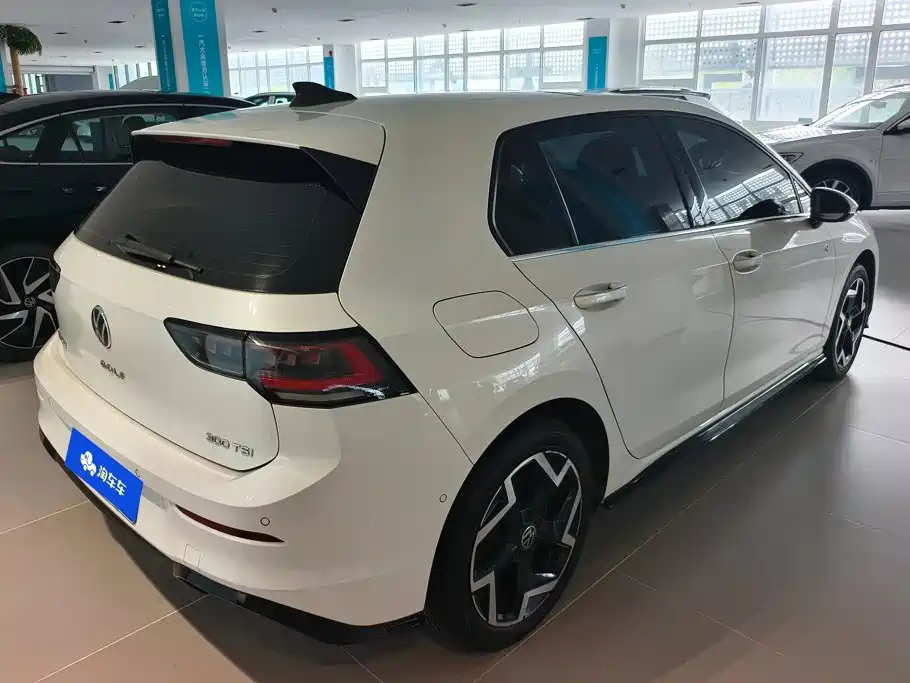 Volkswagen Golf 2024