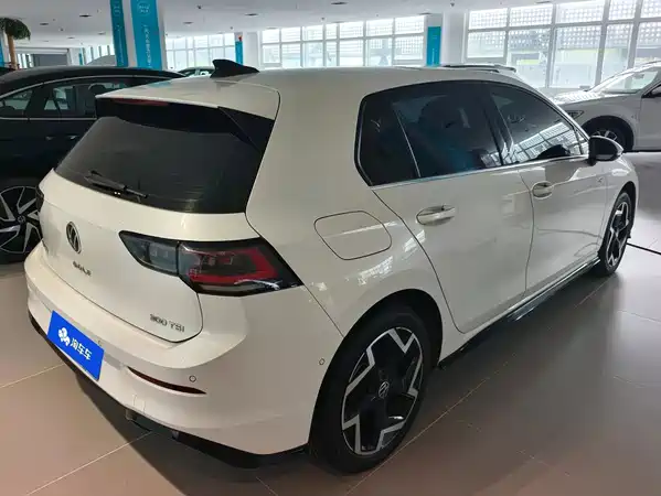Volkswagen Golf 2024
