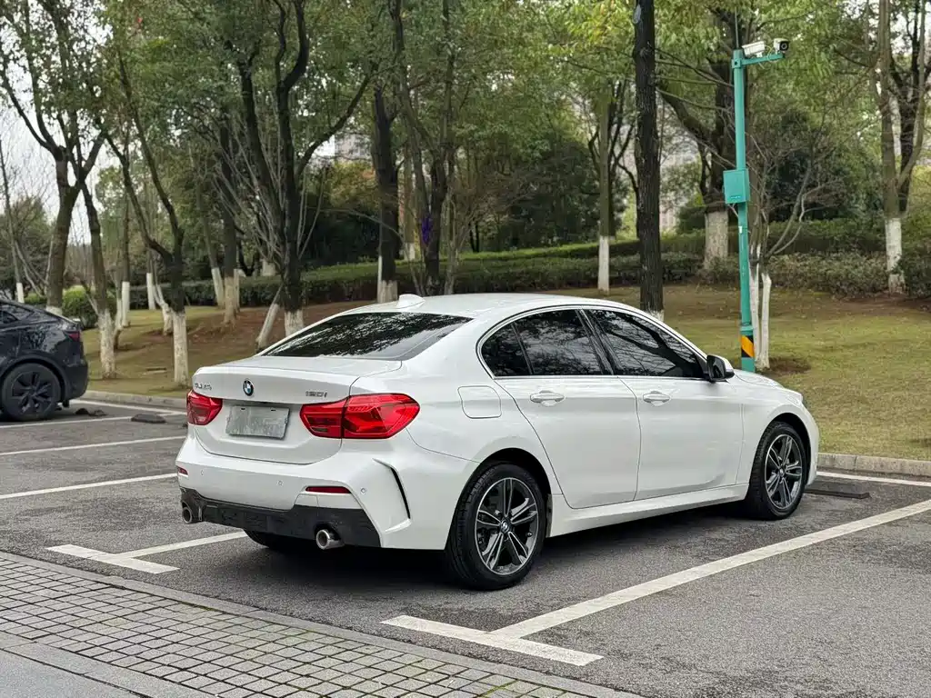 BMW 1 Series 2023