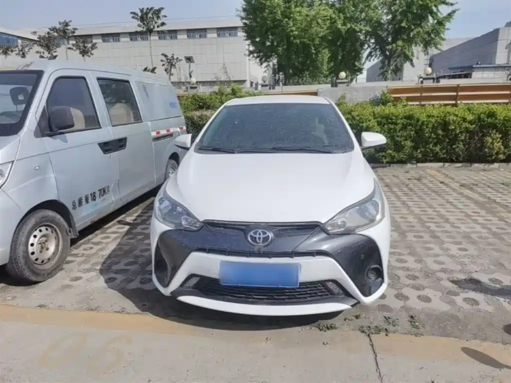 Toyota Yaris L 2019 — фото 3