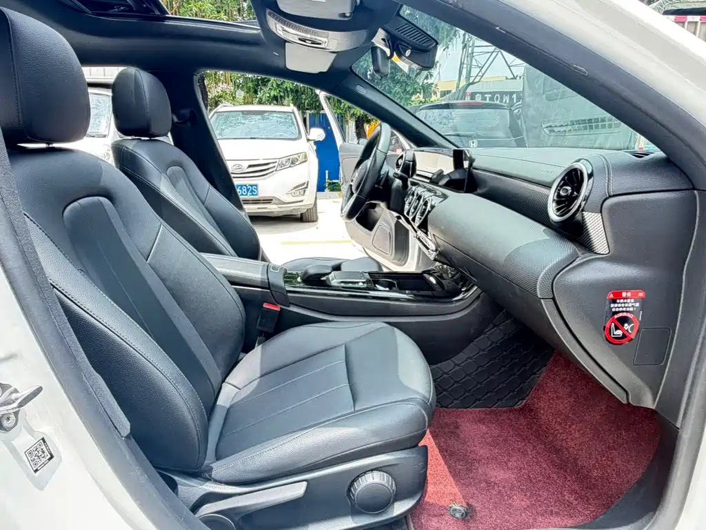 Mercedes-Benz A-Class 2022 — фото 15