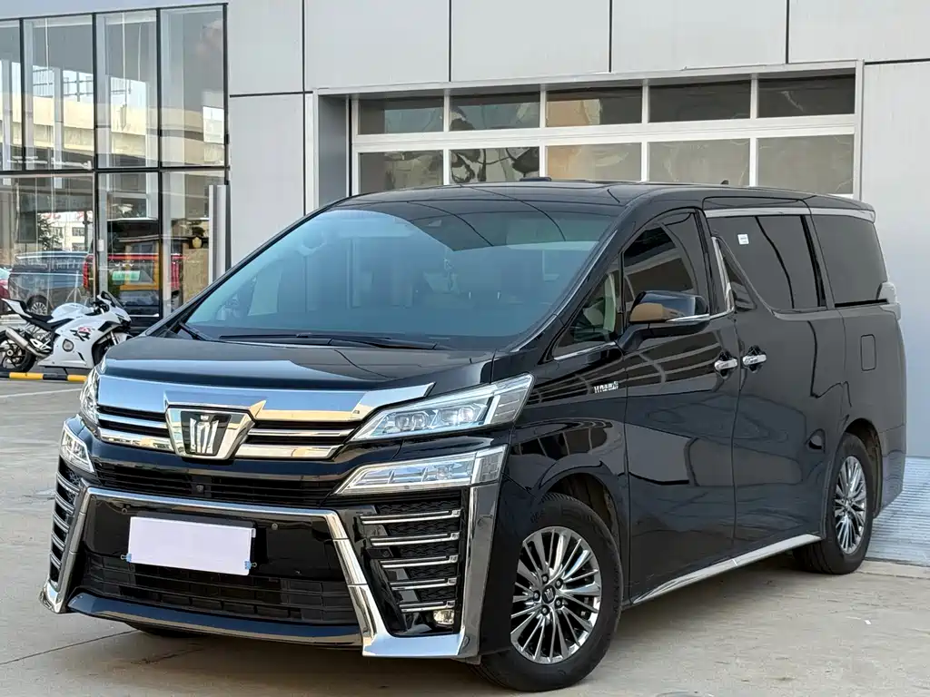 Toyota Vellfire 2021 — фото 1