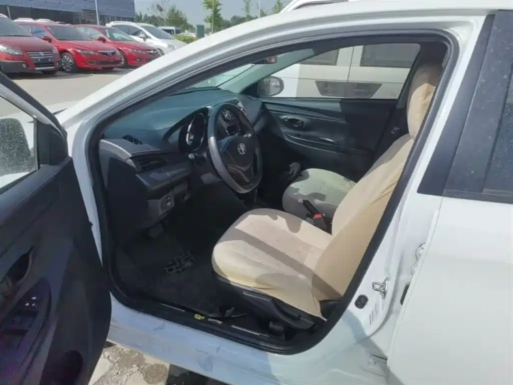 Toyota Yaris L 2019 — фото 15