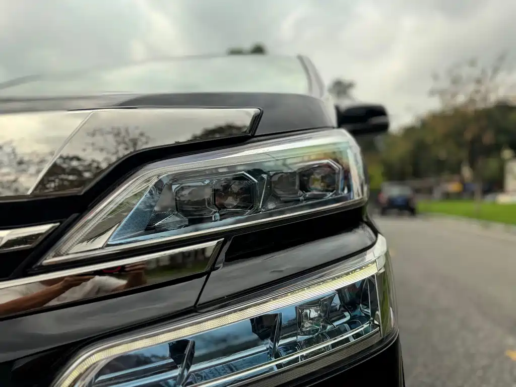 Toyota Vellfire 2020 — фото 11