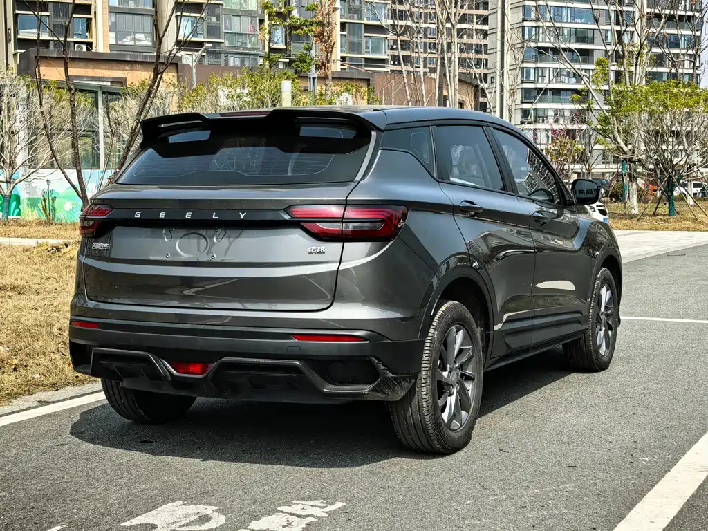 Geely Binyue 2025 — фото 10