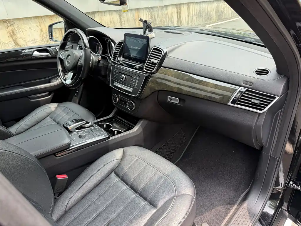 Mercedes-Benz GLS 2017 — фото 24