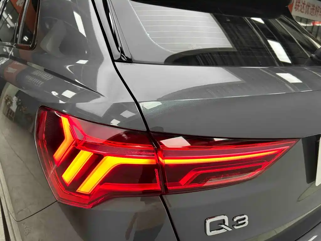 Audi Q3 2023 — фото 17