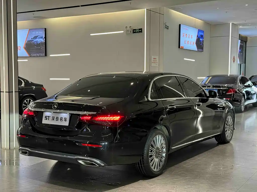 Mercedes-Benz E-Class 2023 — фото 7