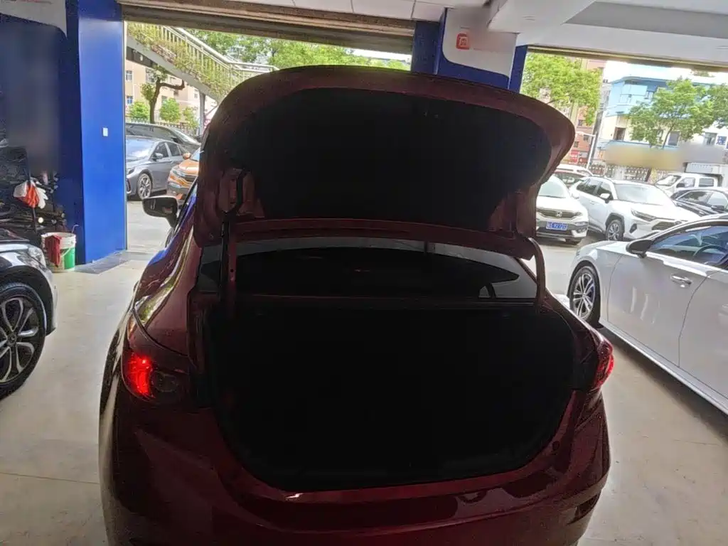 Mazda 3 Angkesela 2015 — фото 19