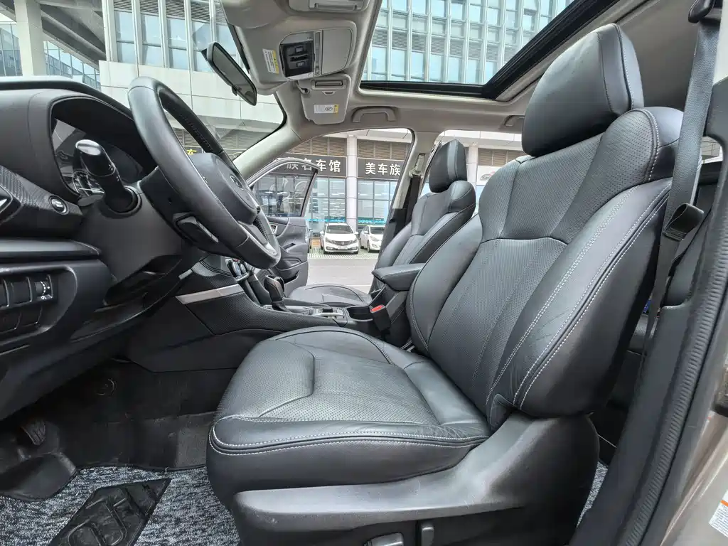 Subaru Forester 2018 — фото 26