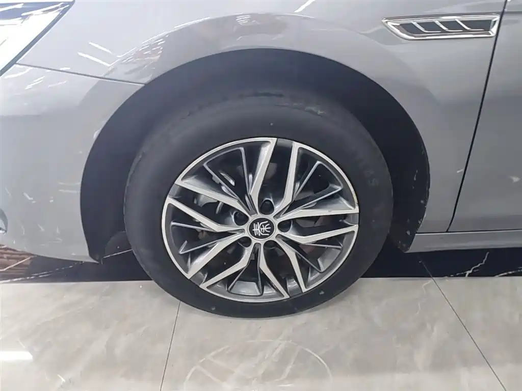 BYD Qin PLUS 2023 — фото 23