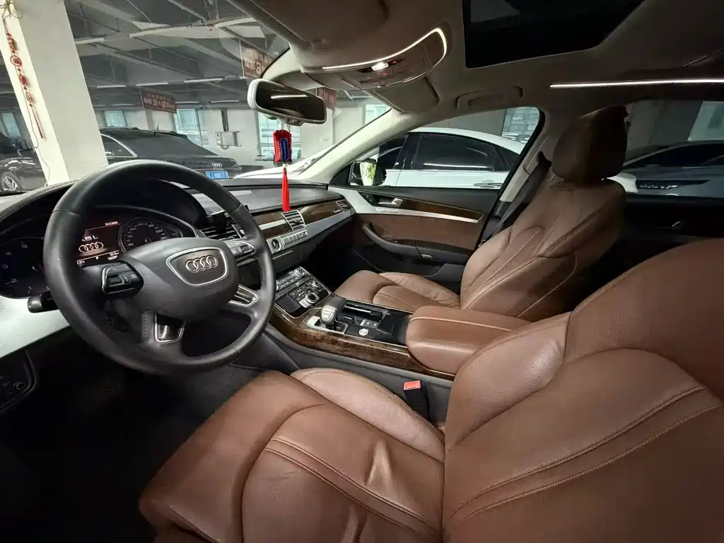 Audi A8 2015 — фото 4