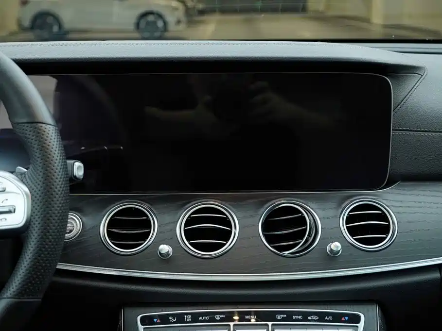 Mercedes-Benz E-Class 2020 — фото 19