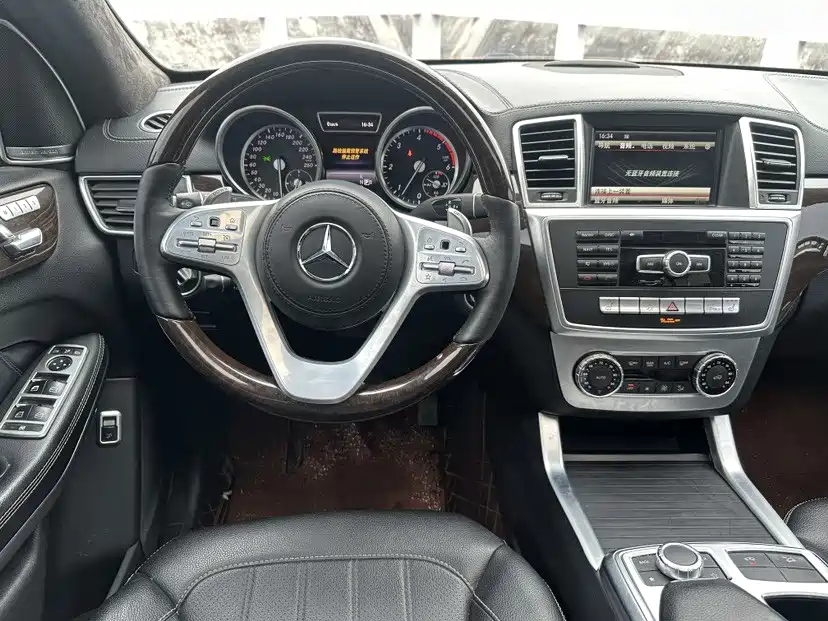 Mercedes-Benz GL-Class 2016 — фото 10