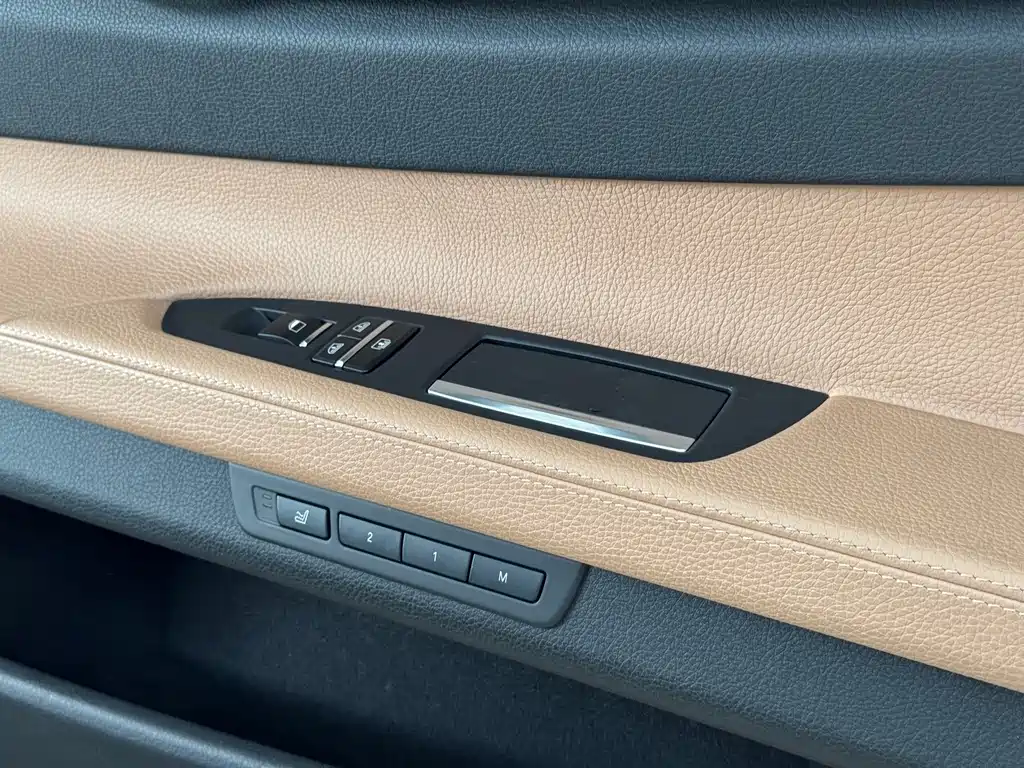BMW 7 Series 2014 — фото 25