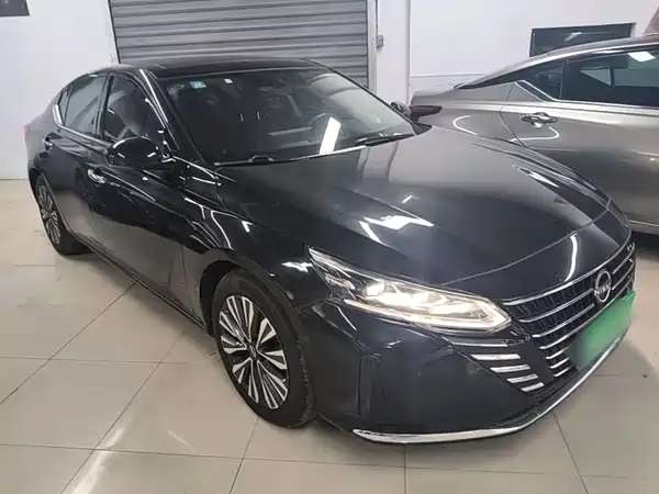 Nissan Teana 2023