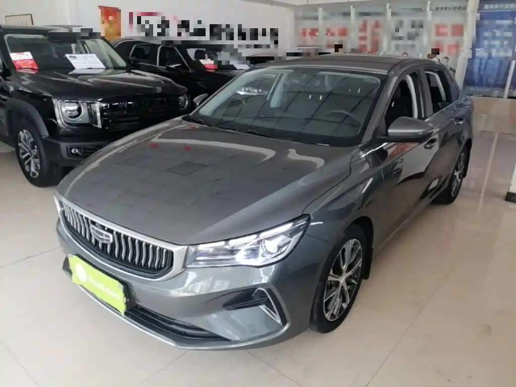 Geely Emgrand 2022