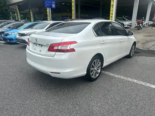 Peugeot 408 2016