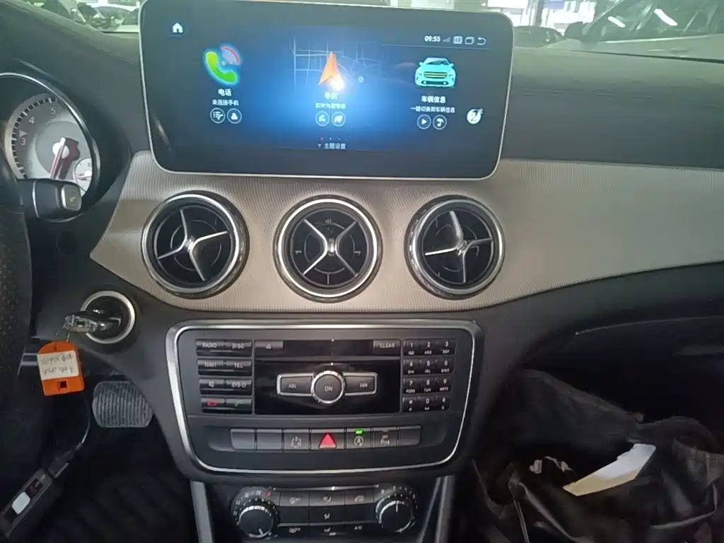 Mercedes-Benz GLA 2015 — фото 13