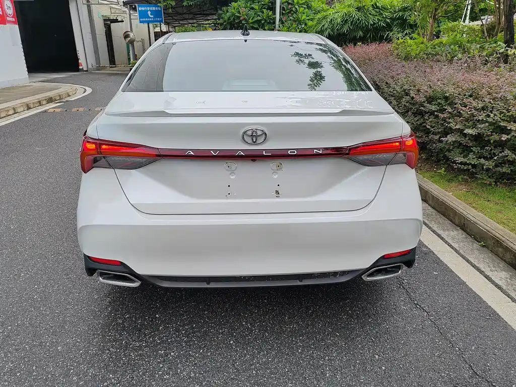 Toyota Avalon 2022