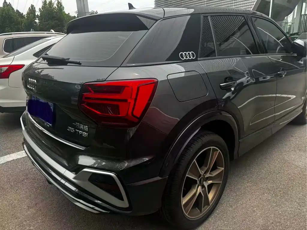 Audi Q2L 2022