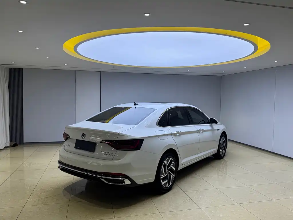 Volkswagen Sagitar 2022