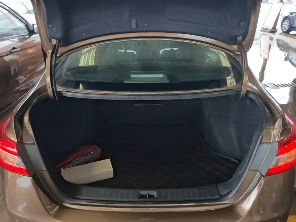 Nissan Sylphy 2015 — фото 19