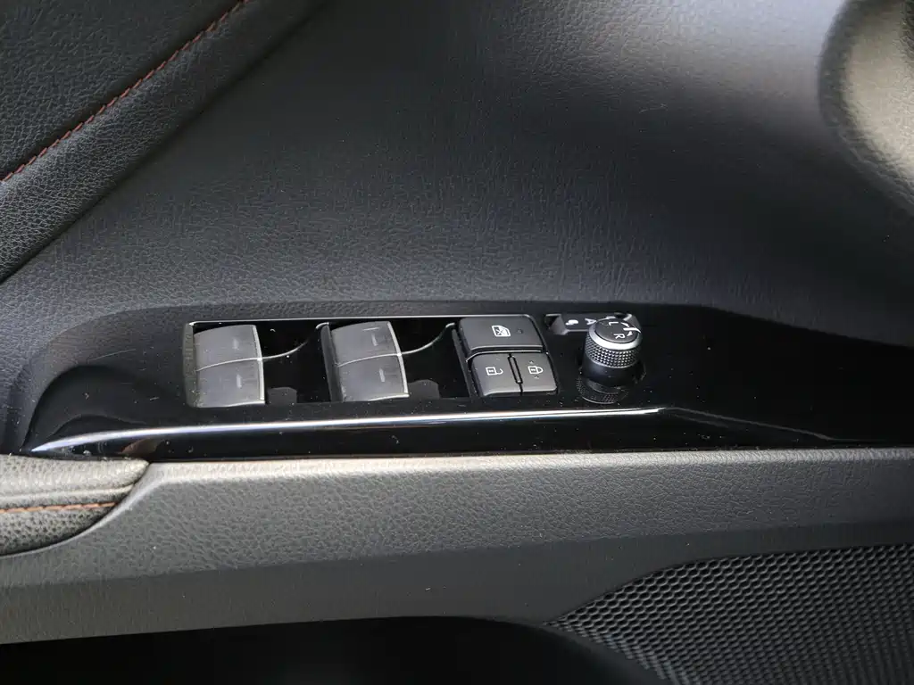 Toyota Camry 2022 — фото 11