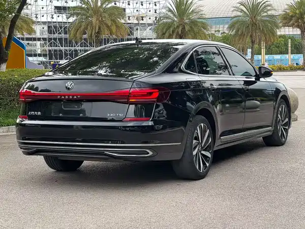 Volkswagen Passat 2022