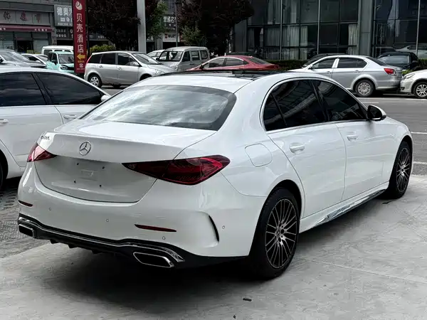 Mercedes-Benz C-Class 2024