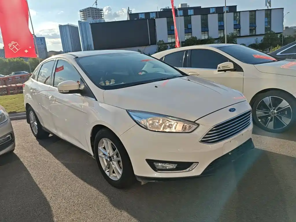 Ford Focus 2018 — фото 4