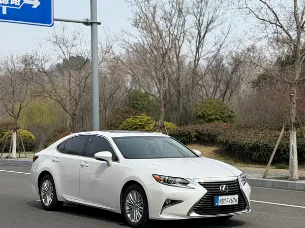 Lexus ES 2017