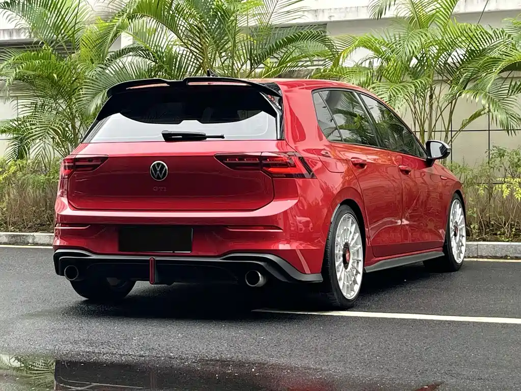 Volkswagen Golf GTI 2022 — фото 17