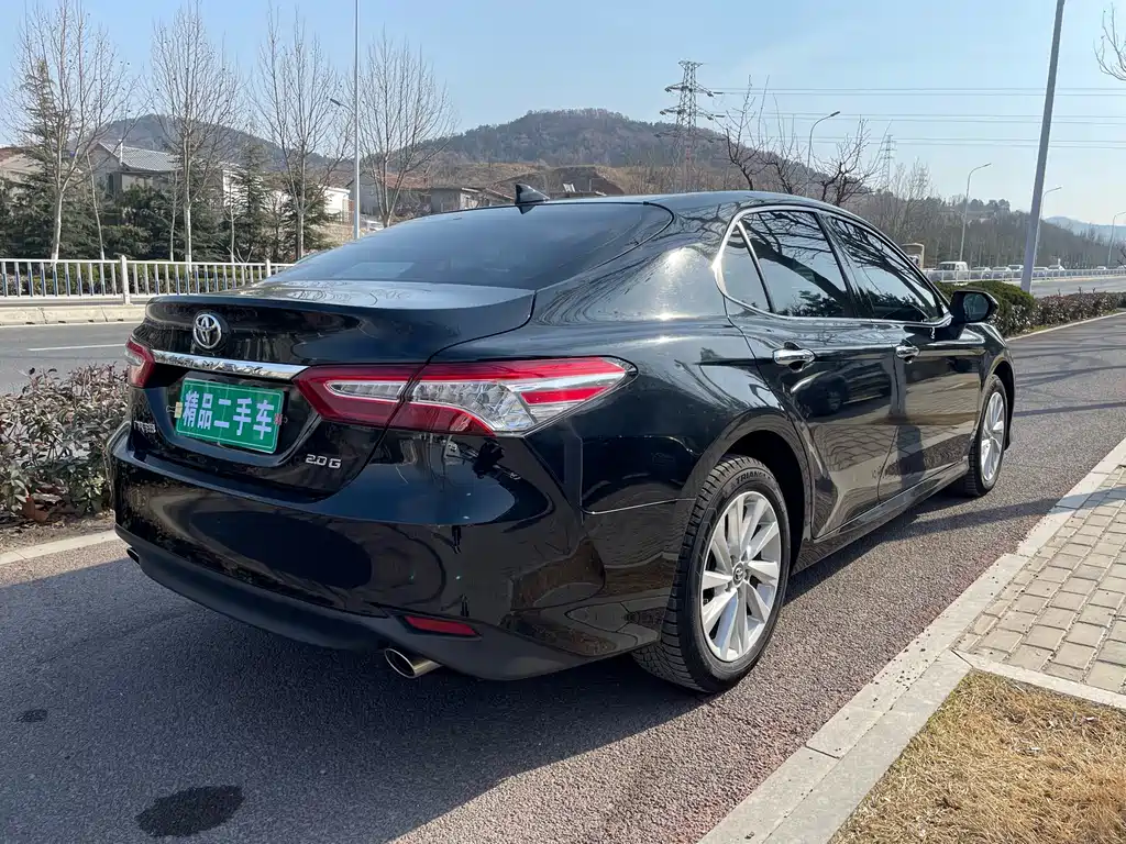 Toyota Camry 2021 — фото 4