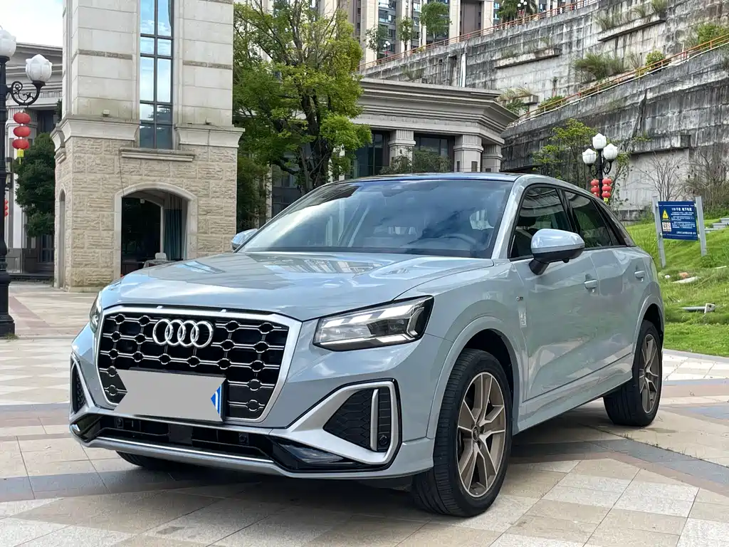 Audi Q2L 2022