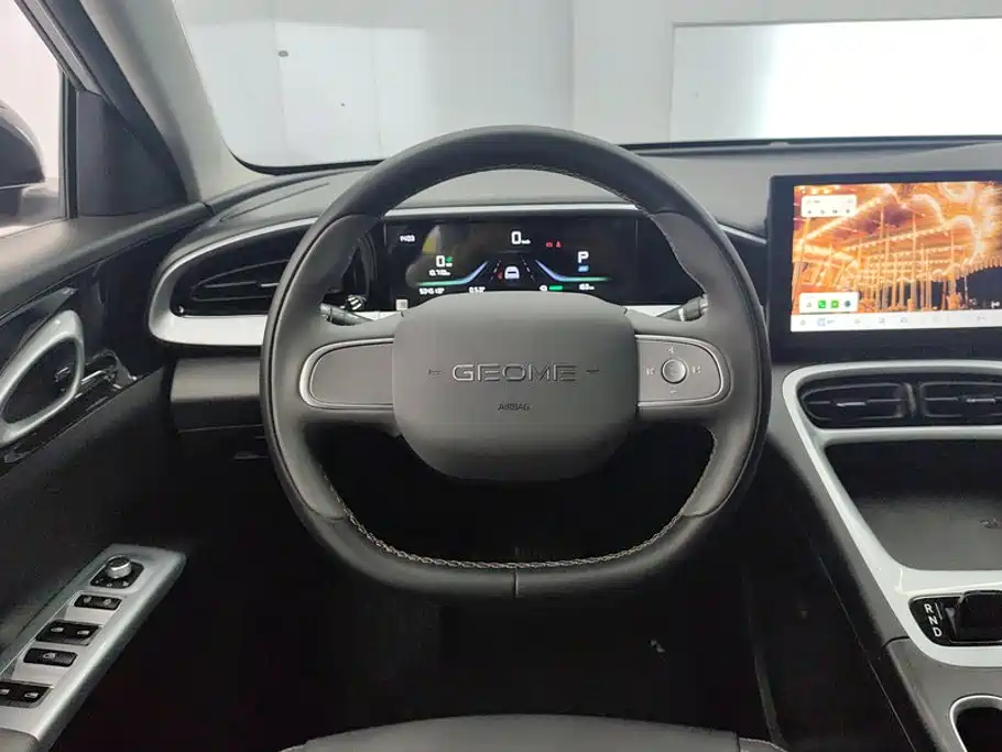 Geely Galaxy Starwish 2025 — фото 15