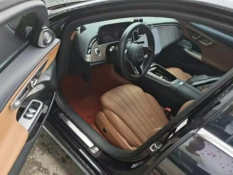 Mercedes-Benz E-Class 2025 — фото 10