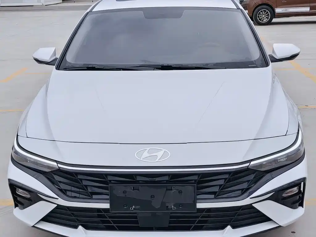 Hyundai Elantra 2024