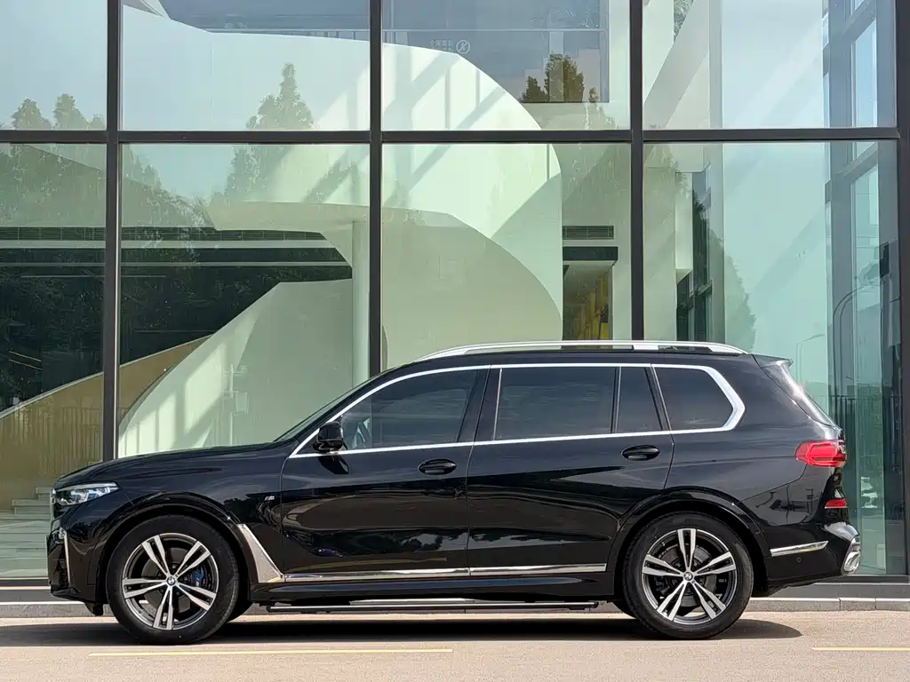 BMW X7 2021