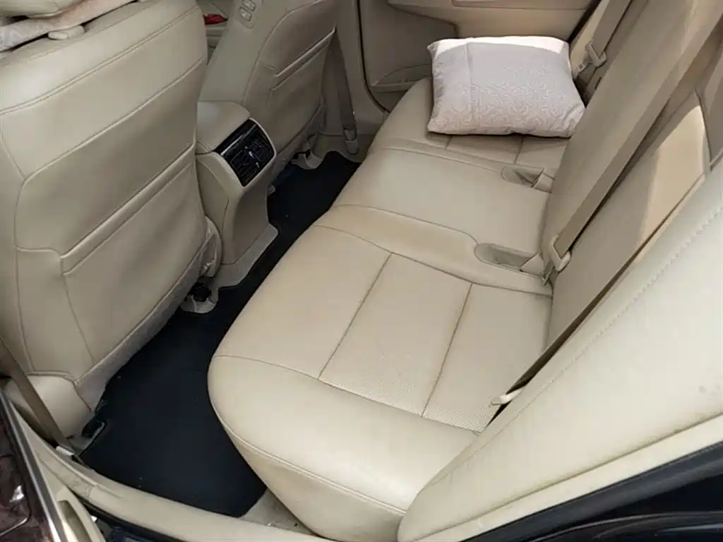 Toyota Camry 2016 — фото 16