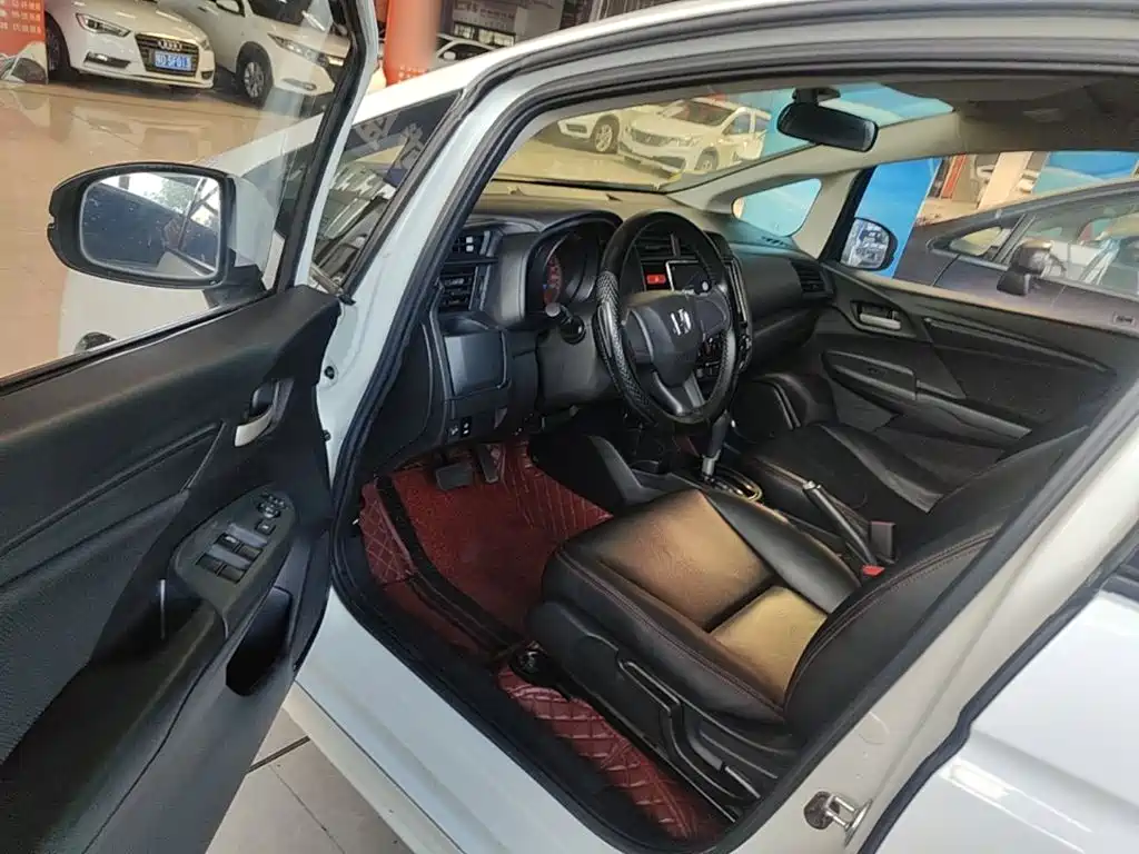 Honda Fit 2016 — фото 16