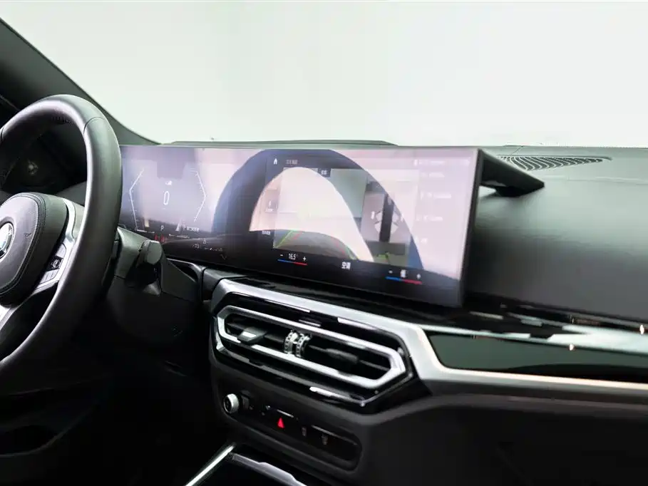 BMW 3 Series 2023 — фото 16