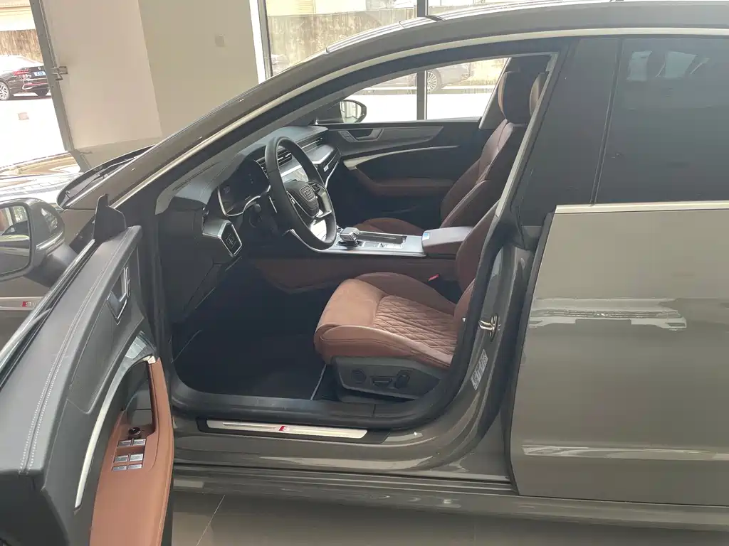 Audi A7L 2024