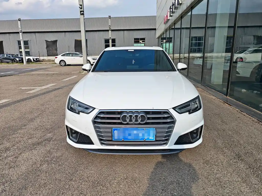 Audi A4L 2019