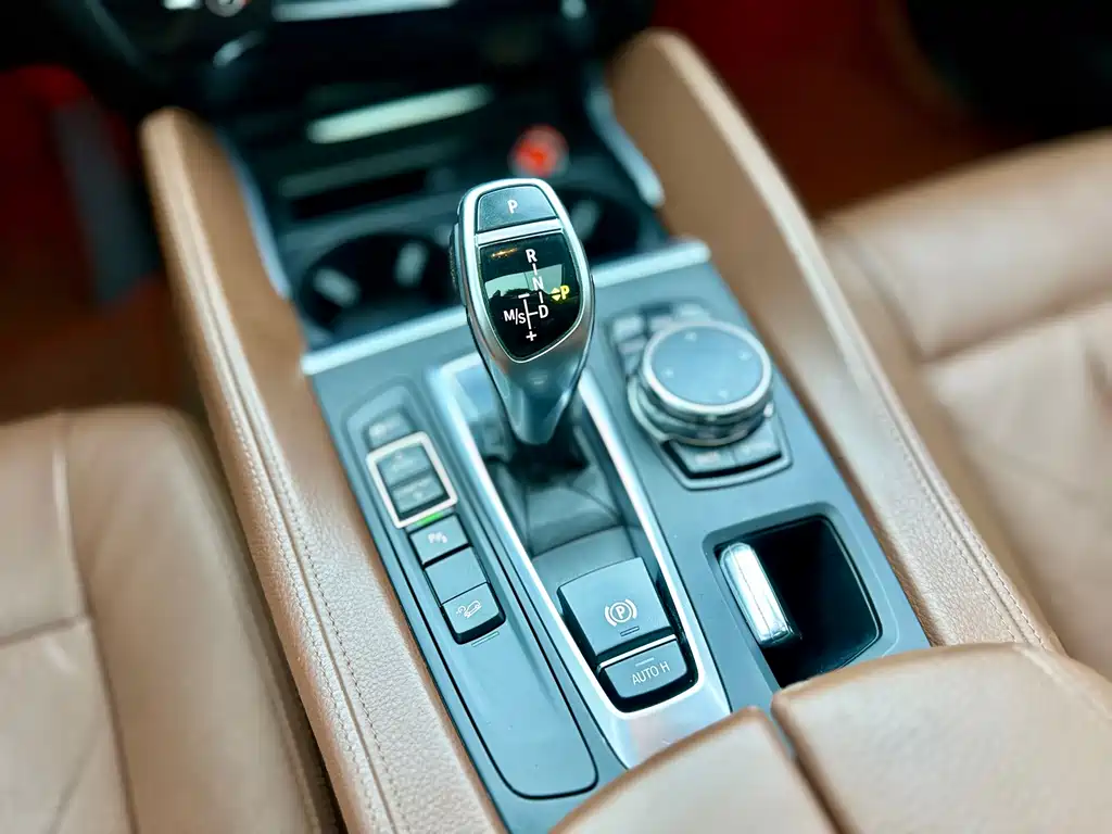 BMW X6 2015 — фото 10