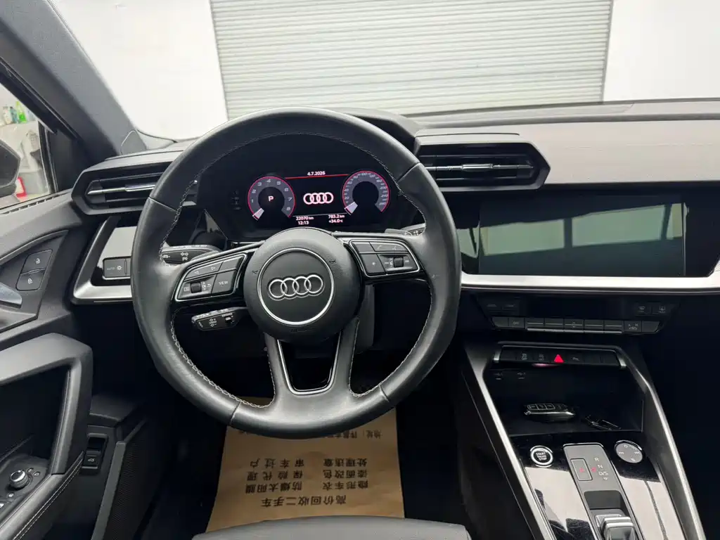 Audi A3 2023 — фото 12