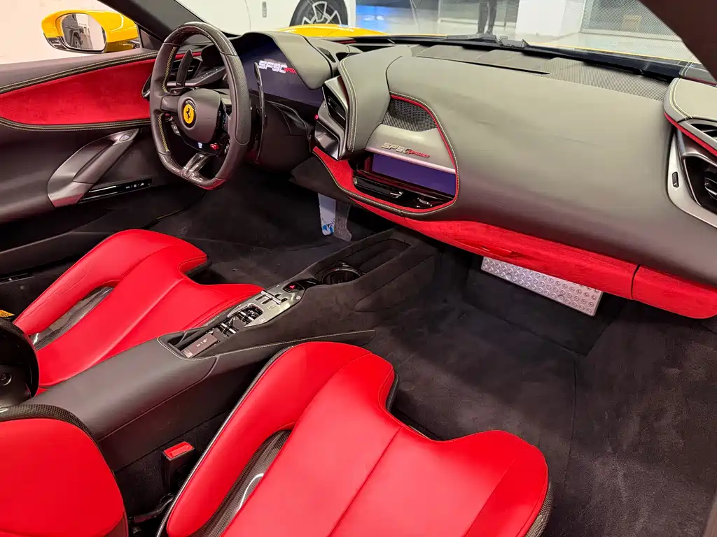 Ferrari SF90 2025 — фото 12