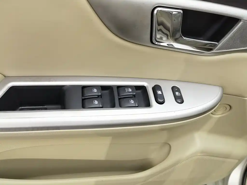 Buick Excelle 2014 — фото 9