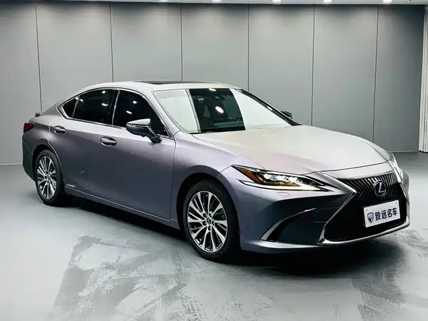 Lexus ES 2021