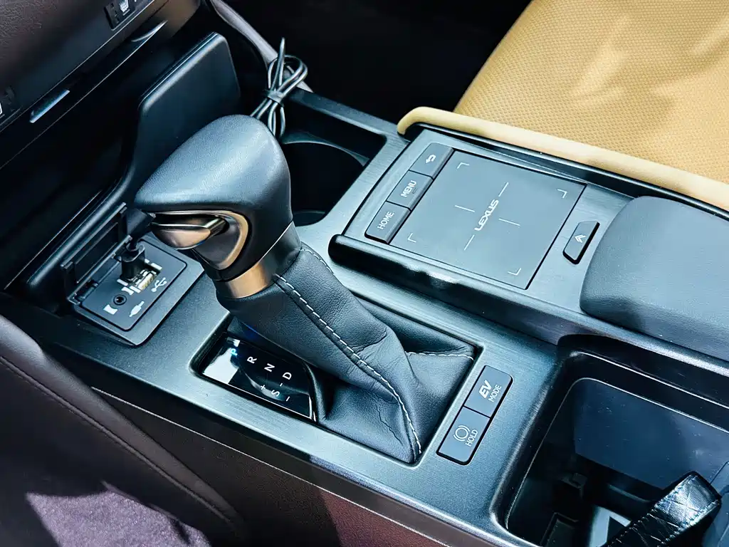 Lexus ES 2021 — фото 12